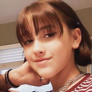 Meet your Posher, Chloe